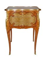 Table de salon en marqueterie Style Louis XV
